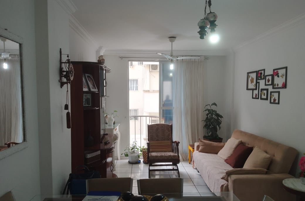 Prédio Esquina com av. Brasil — Balneário Camboriú