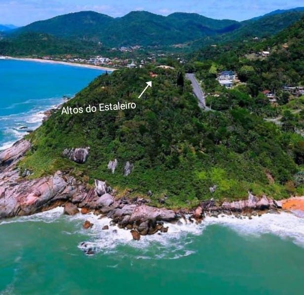 Casa no Alto Estaleiro, Terreno Gigante — Balneário Camboriú