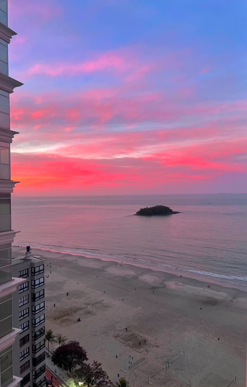 Apto Aluguel Predio Frente Mar — Balneário Camboriú