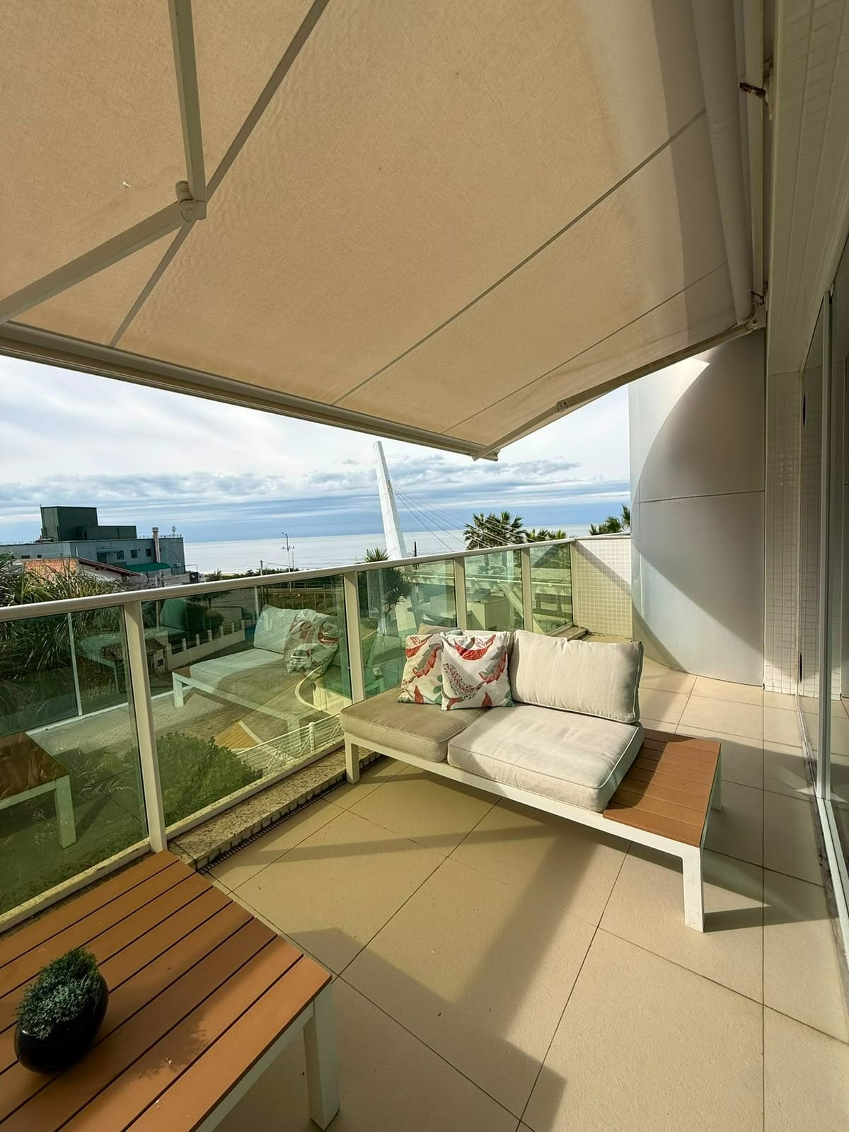 Apartamento 3 suítes vista mar para locação anual no Mirage Residence, Praia Brava, Itajaí