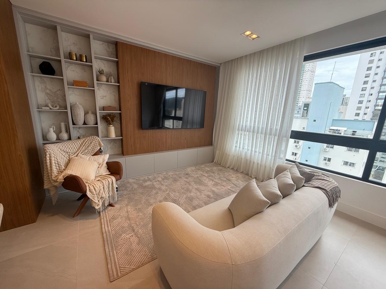 Apartamento 3 suítes mobiliado na Torre de Booz, Pioneiros, Balneário Camboriú
