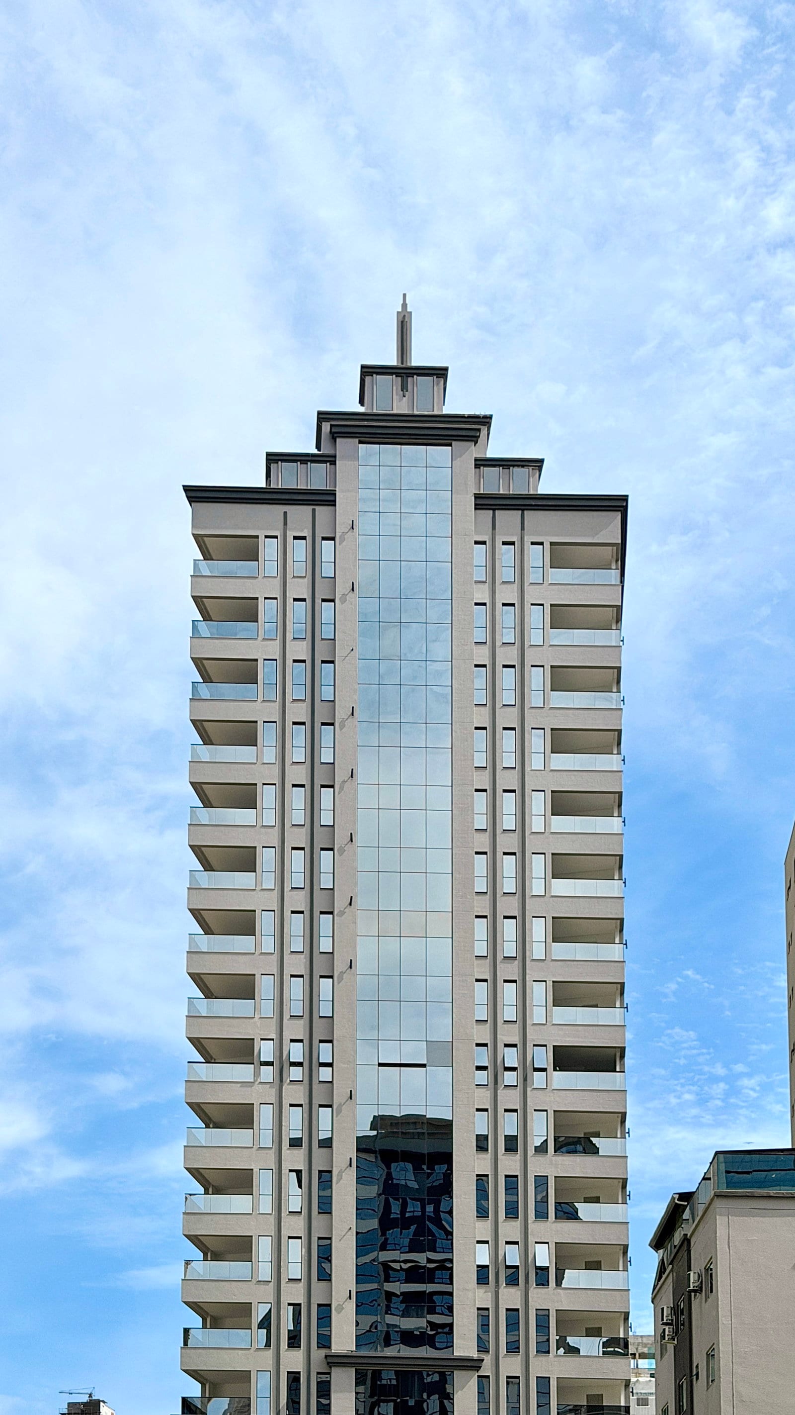 Apartamento 3 suítes mobiliado no Ed. Empire State, Perequê, Porto Belo