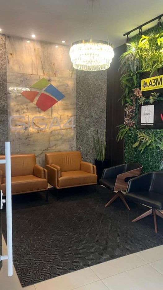 Sala comercial na Rua 254 A, Meia Praia, Itapema