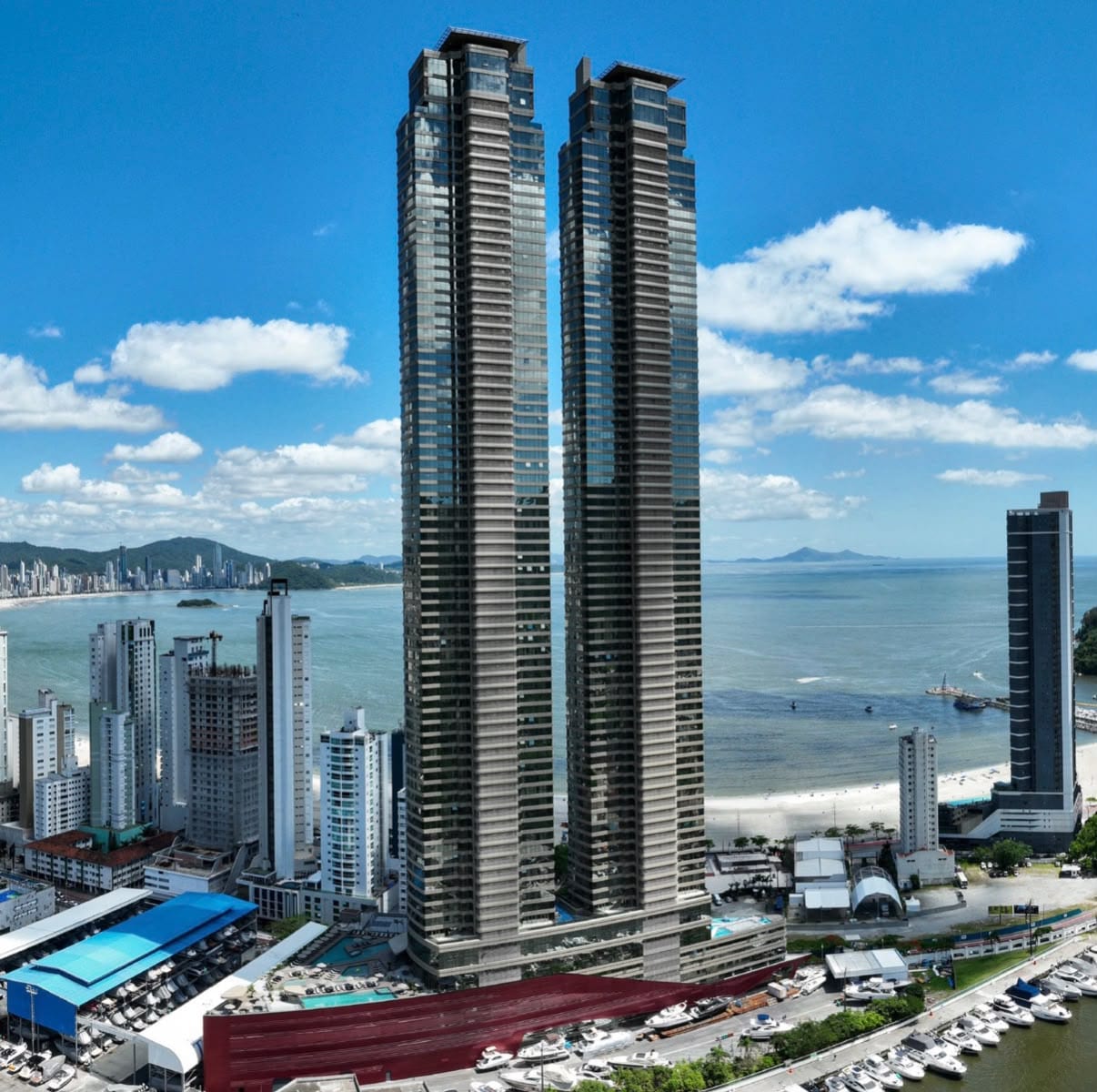 Apartamento 4 suítes no Ed. Yachthouse, Barra Sul, Balneário Camboriú