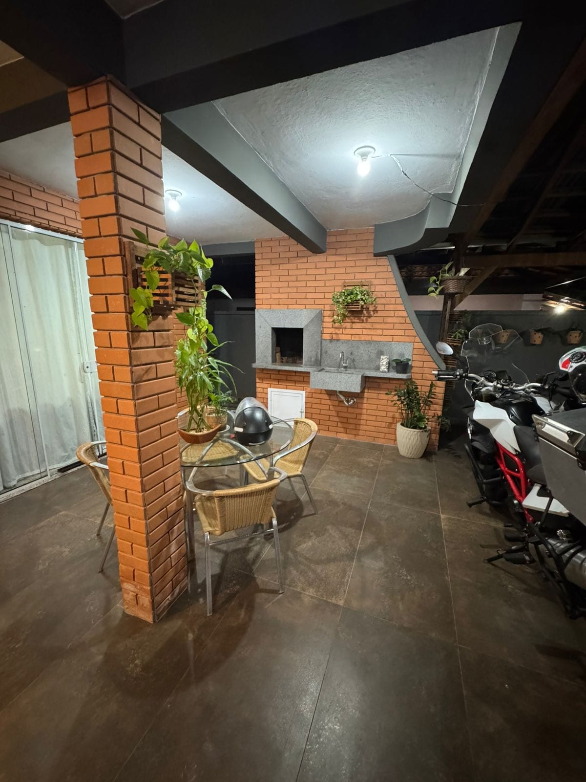 Casa 4 dormitórios na Rua beija flor, Jardim Dourado, Porto Belo