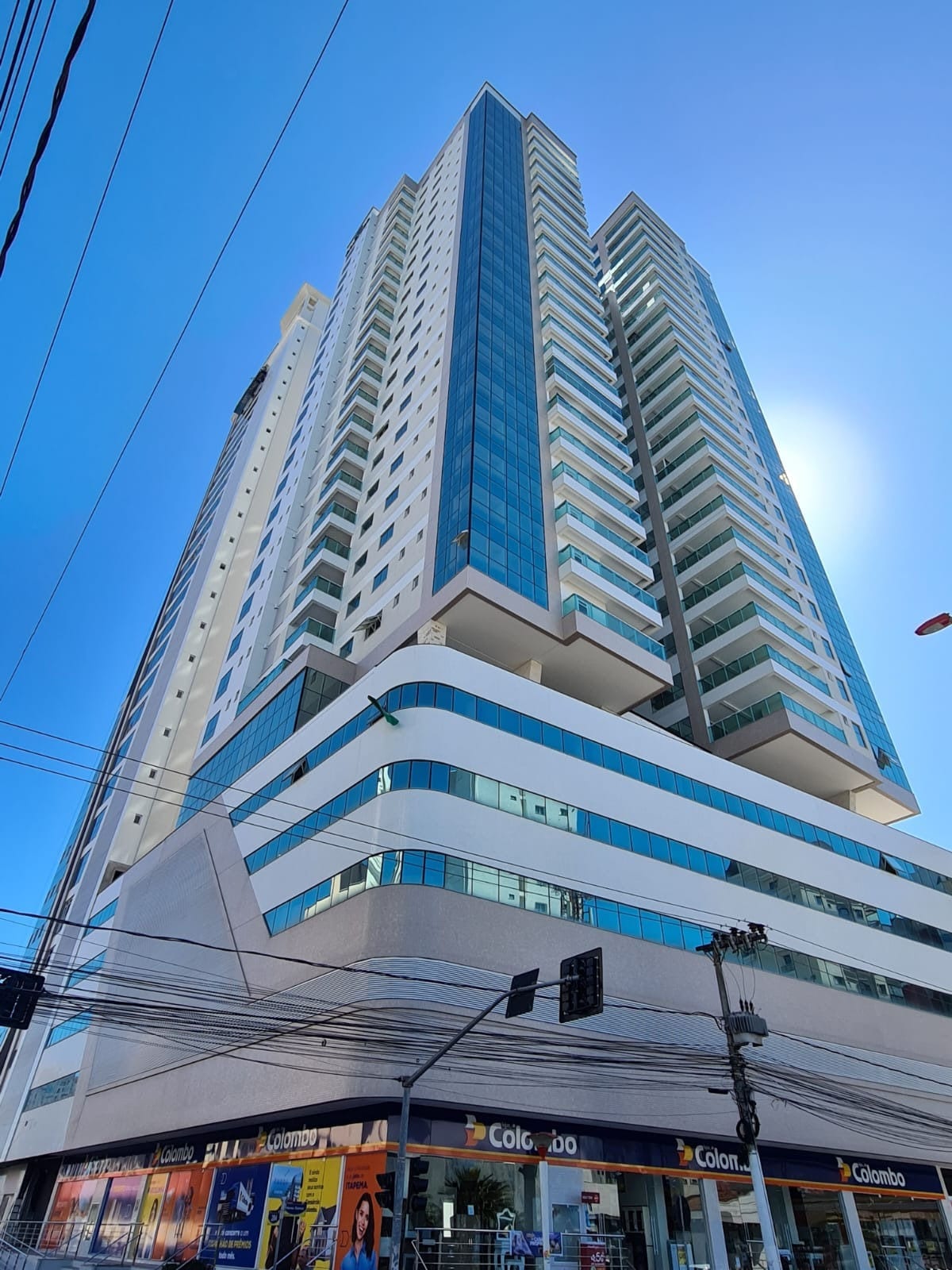 Apartamento 4 suítes no Garden Square, Meia Praia, Itapema