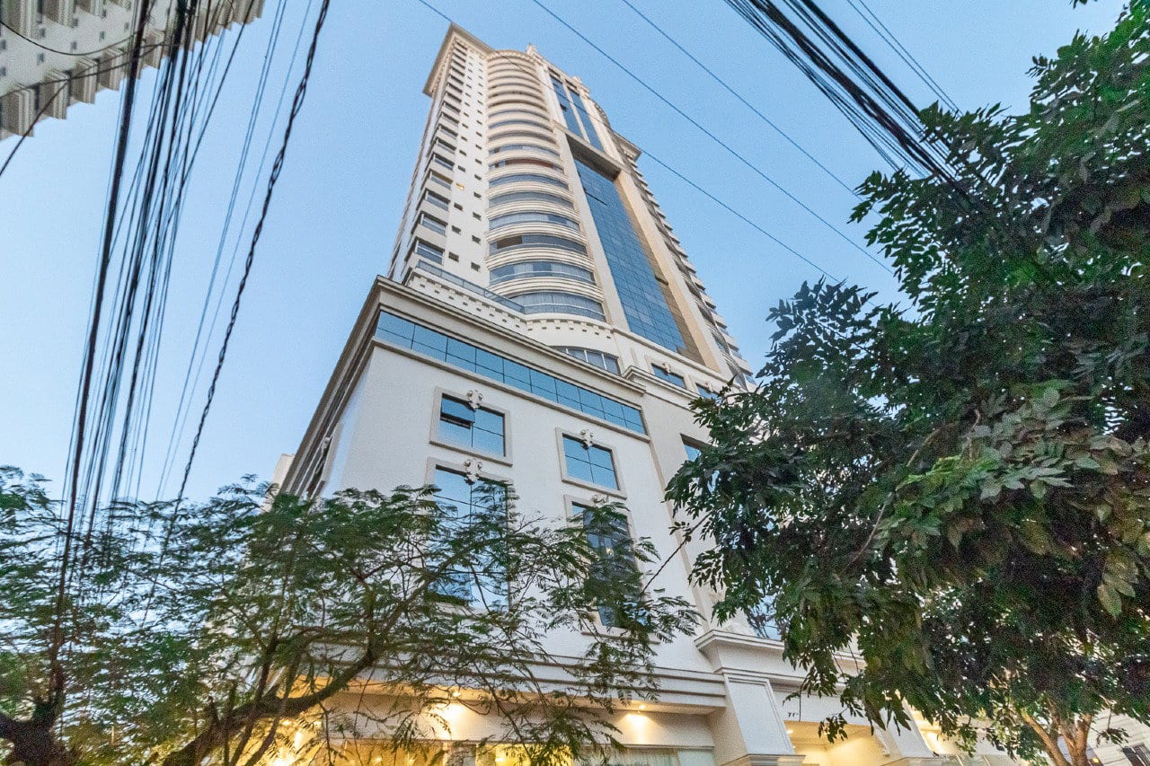 Apartamento 3 suítes no Ed. Royalton, Centro, Balneário Camboriú