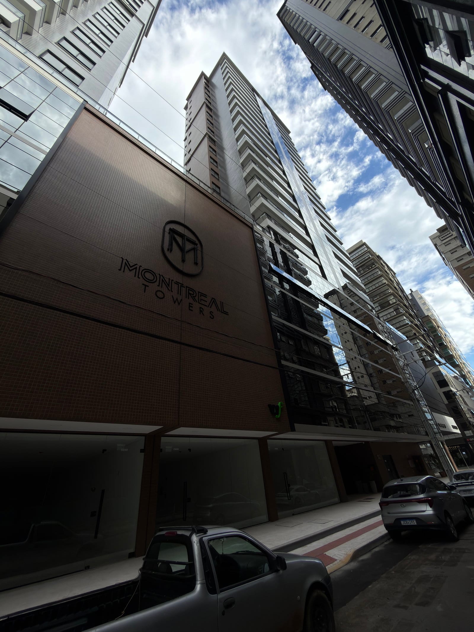 Apartamento 3 suítes no Montreal Towers, Meia Praia, Itapema