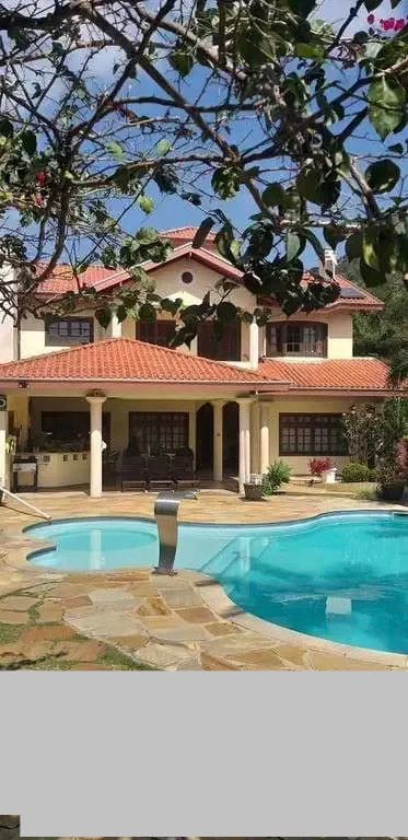Casa 4 dormitórios mobiliado na Rua Cambará, Praia de Taquaras, Balneário Camboriú
