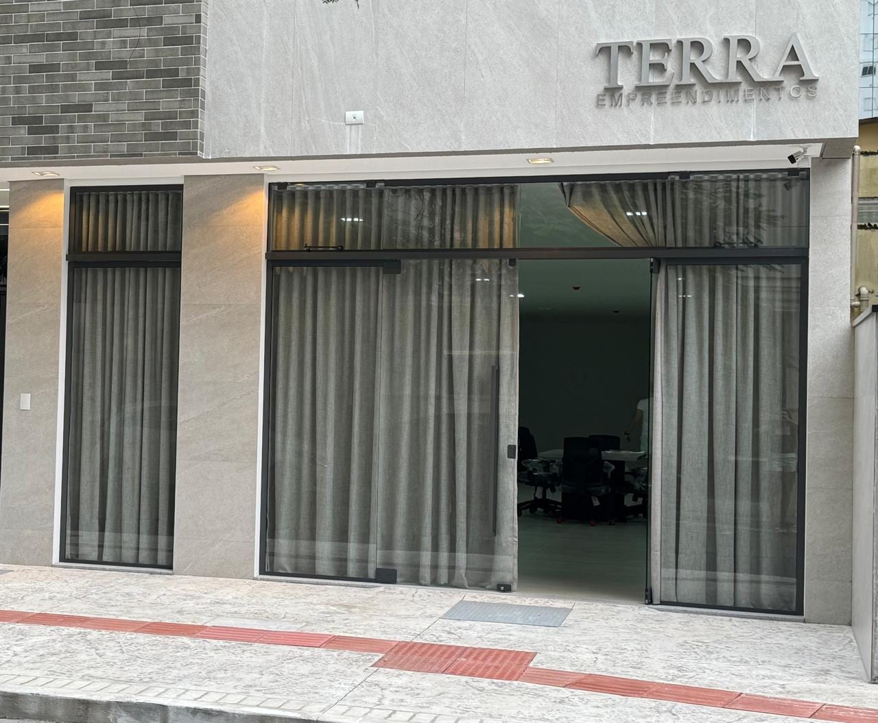 Sala comercial para locação na Rua 1141, Centro, Balneário Camboriú