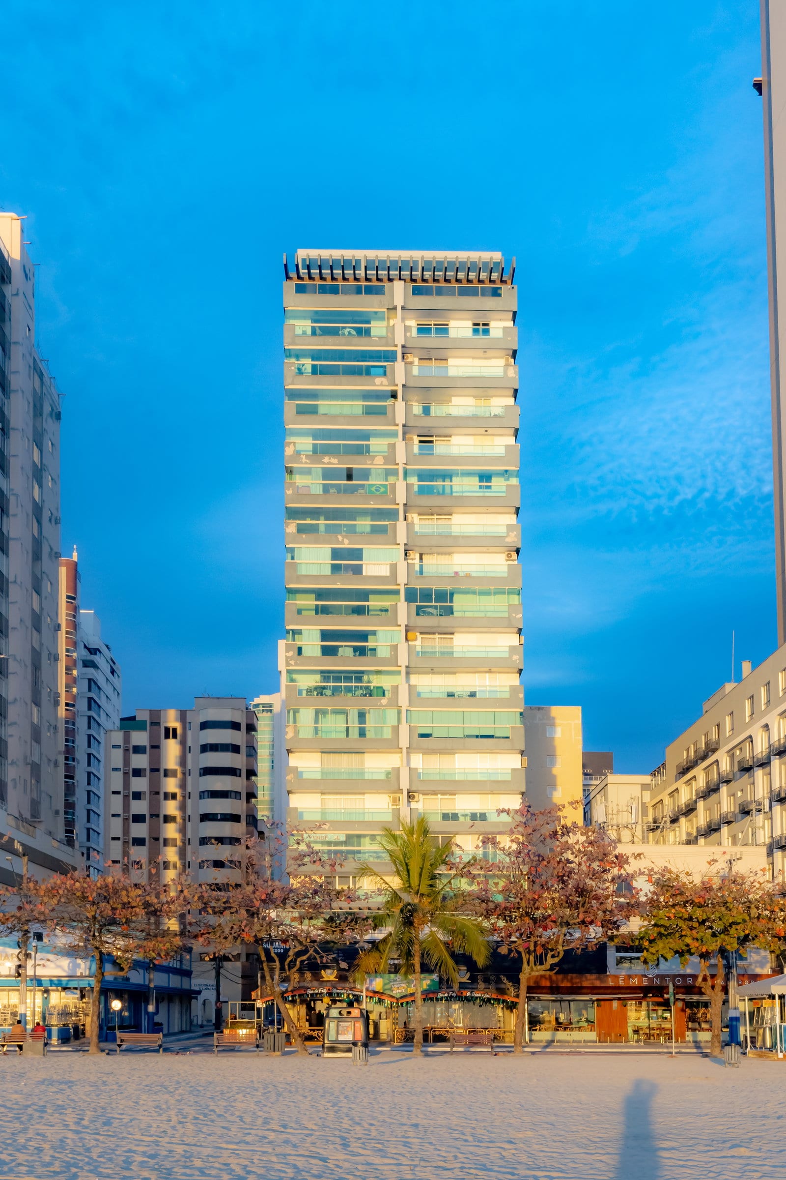 Apartamento 3 dormitórios no Ed. Aquarius, Centro, Balneário Camboriú
