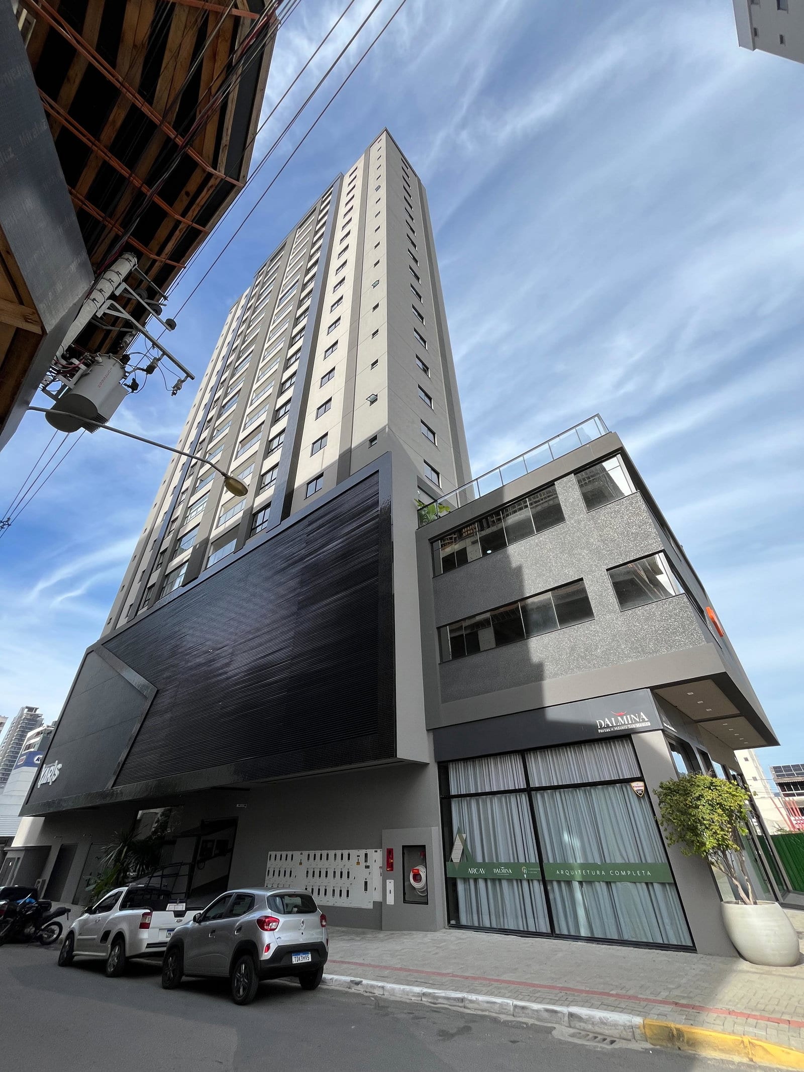 Apartamento 3 suítes mobiliado na Rua 304, Meia Praia, Itapema