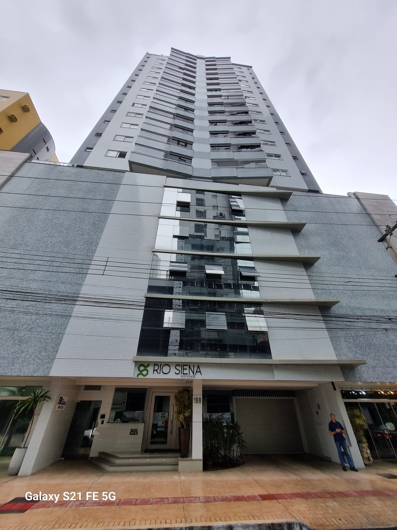 Apartamento 3 suítes mobiliado no Ed. Rio Siena, Pioneiros, Balneário Camboriú