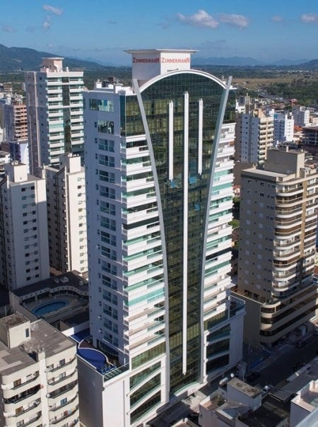Apartamento 5 suítes no Ed. Lá Lumiere, Meia Praia, Itapema