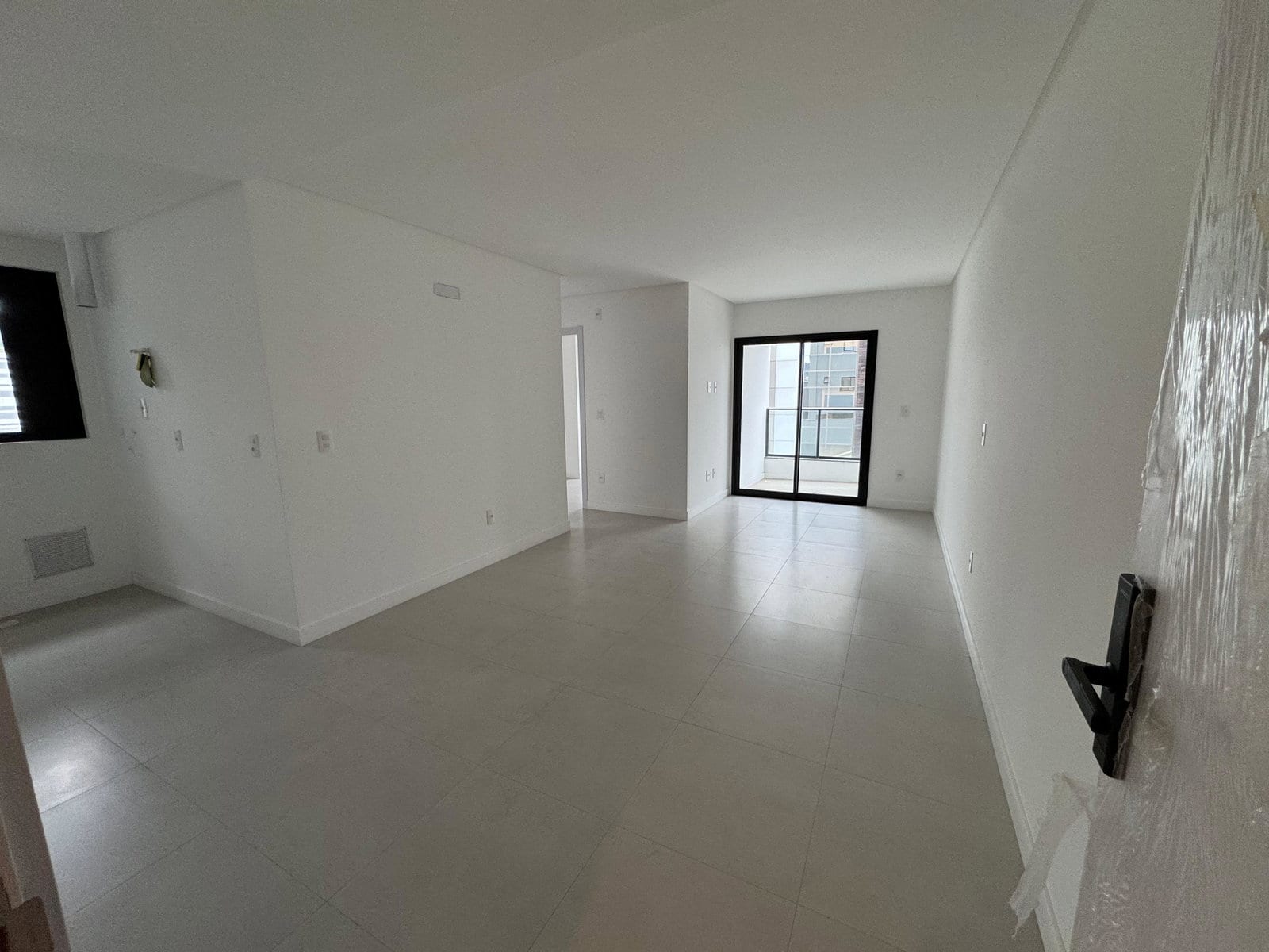 Apartamento 2 dormitórios mobiliado no Ed. Bella Cintra, Estados, Balneário Camboriú