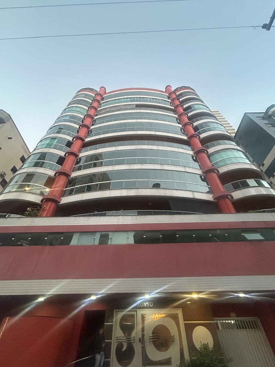 Apartamento 4 dormitórios mobiliado no Residencial Toronto, Meia Praia, Itapema