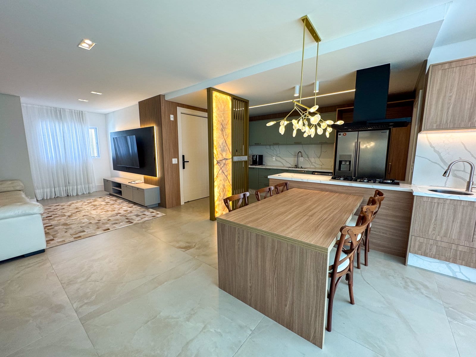 Apartamento 3 suítes mobiliado no Ed. San Valentin, Centro, Balneário Camboriú