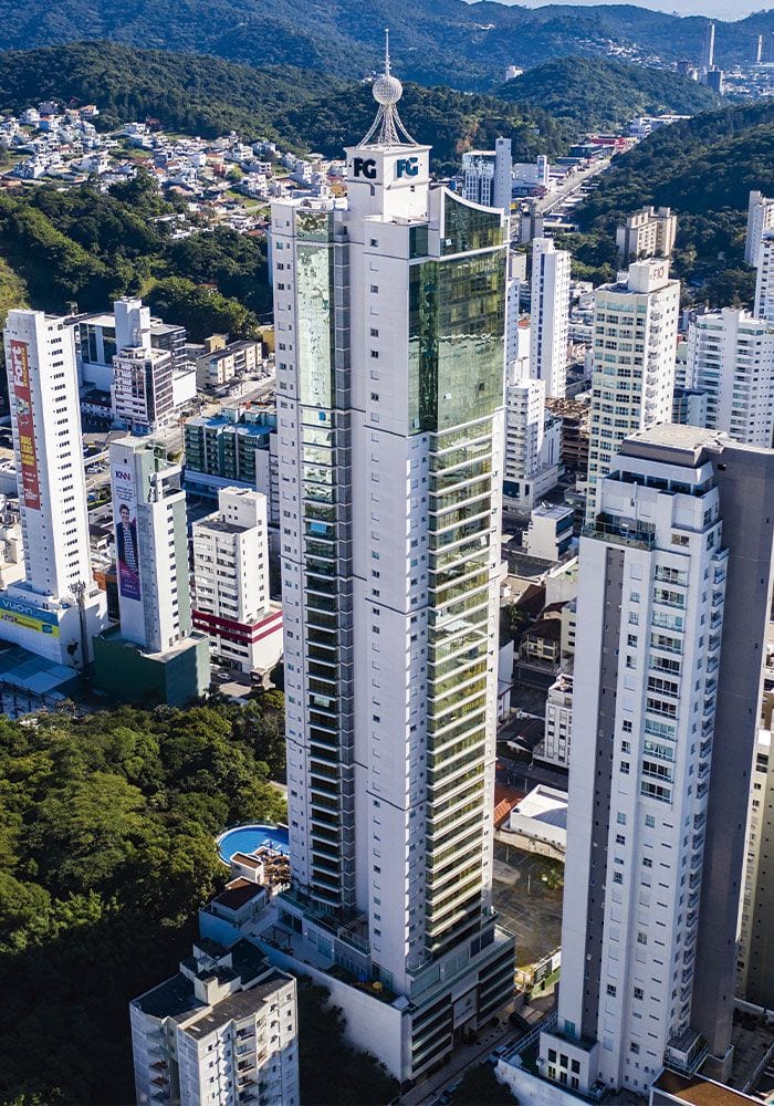 Apartamento 3 suítes mobiliado no Ed. Alameda Jardins, Pioneiros, Balneário Camboriú