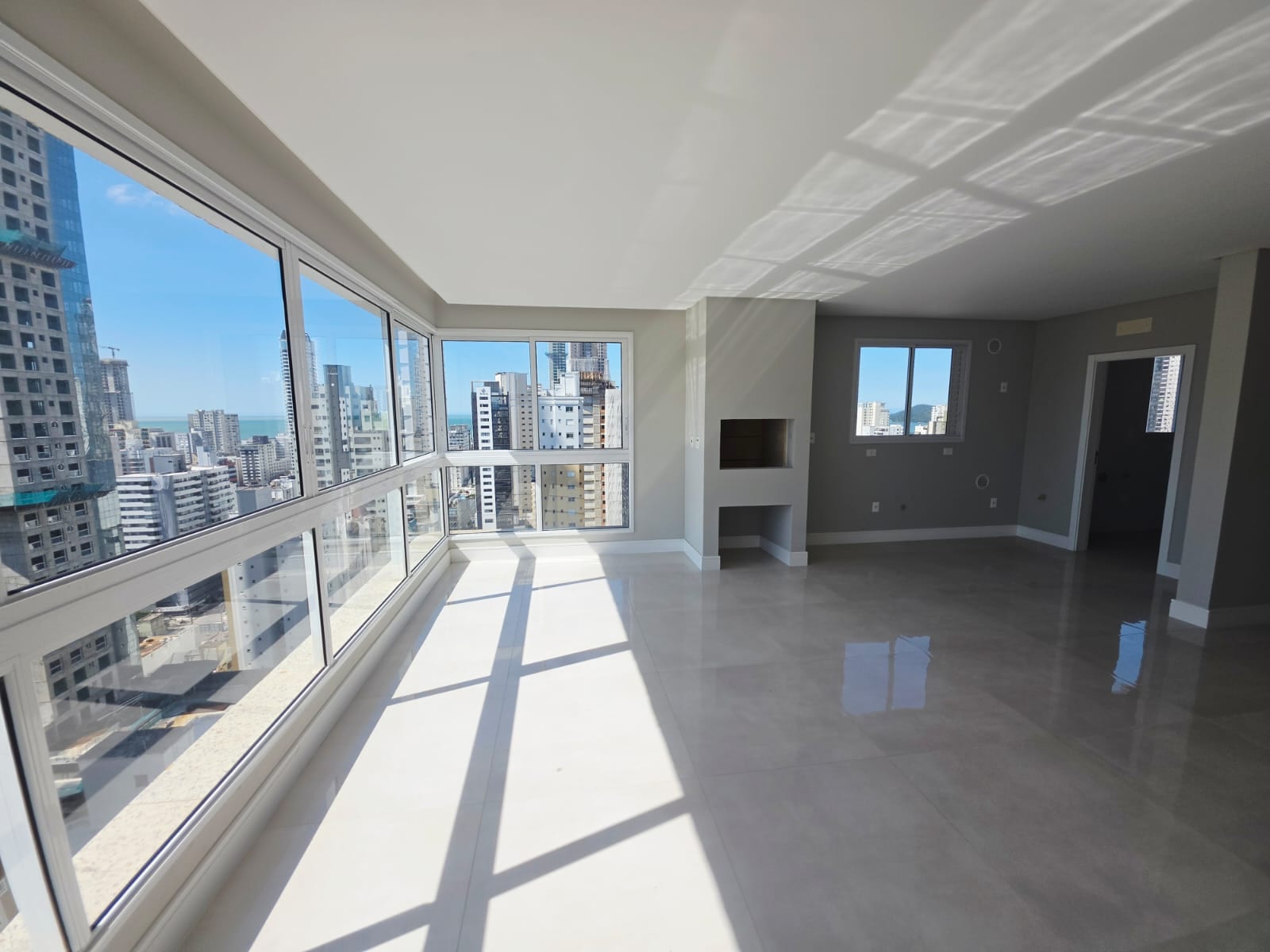 Apartamento 4 suítes mobiliado no Biaritz Residence, Centro, Balneário Camboriú