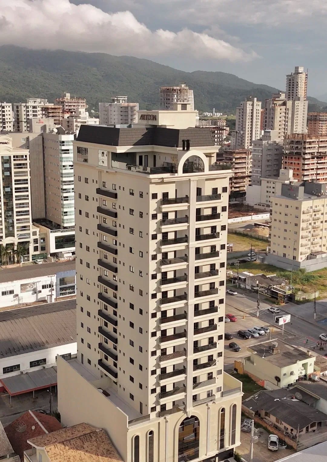 Apartamento 2 suítes mobiliado no Ed. Heritage Marina, Perequê, Porto Belo