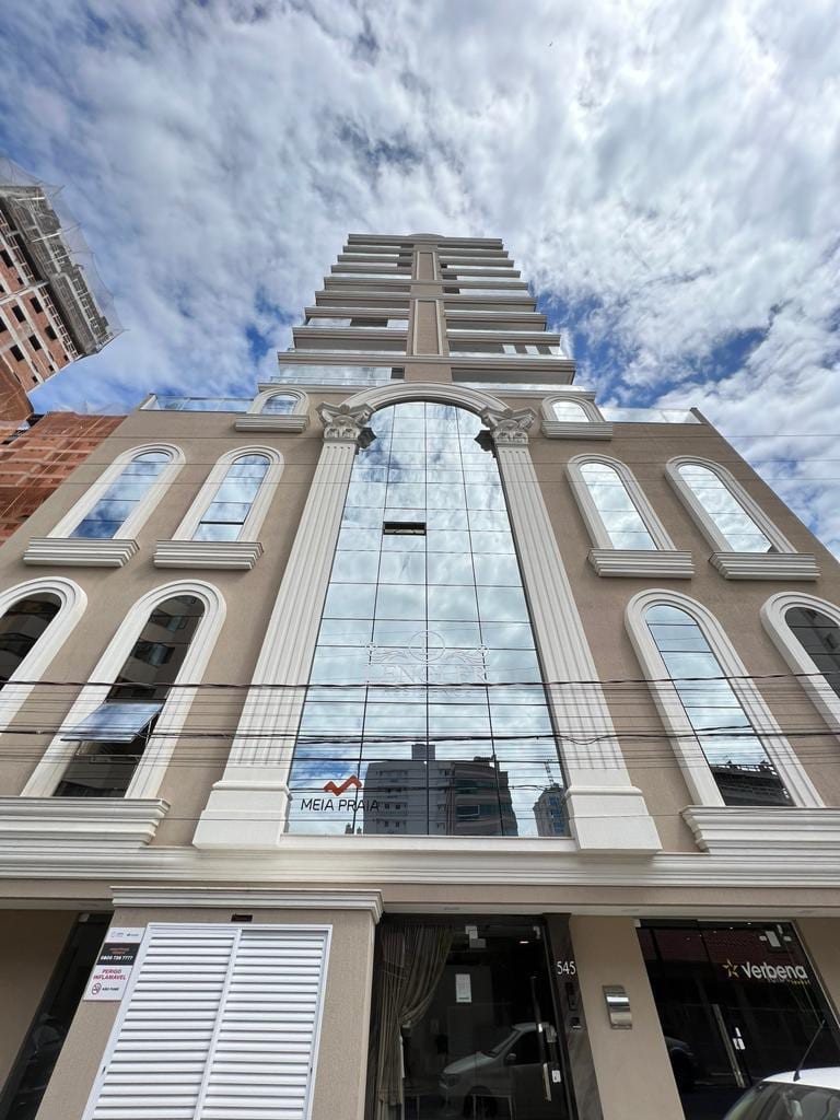 Apartamento 3 suítes mobiliado frente mar no Ed. Lengler, Meia Praia, Itapema
