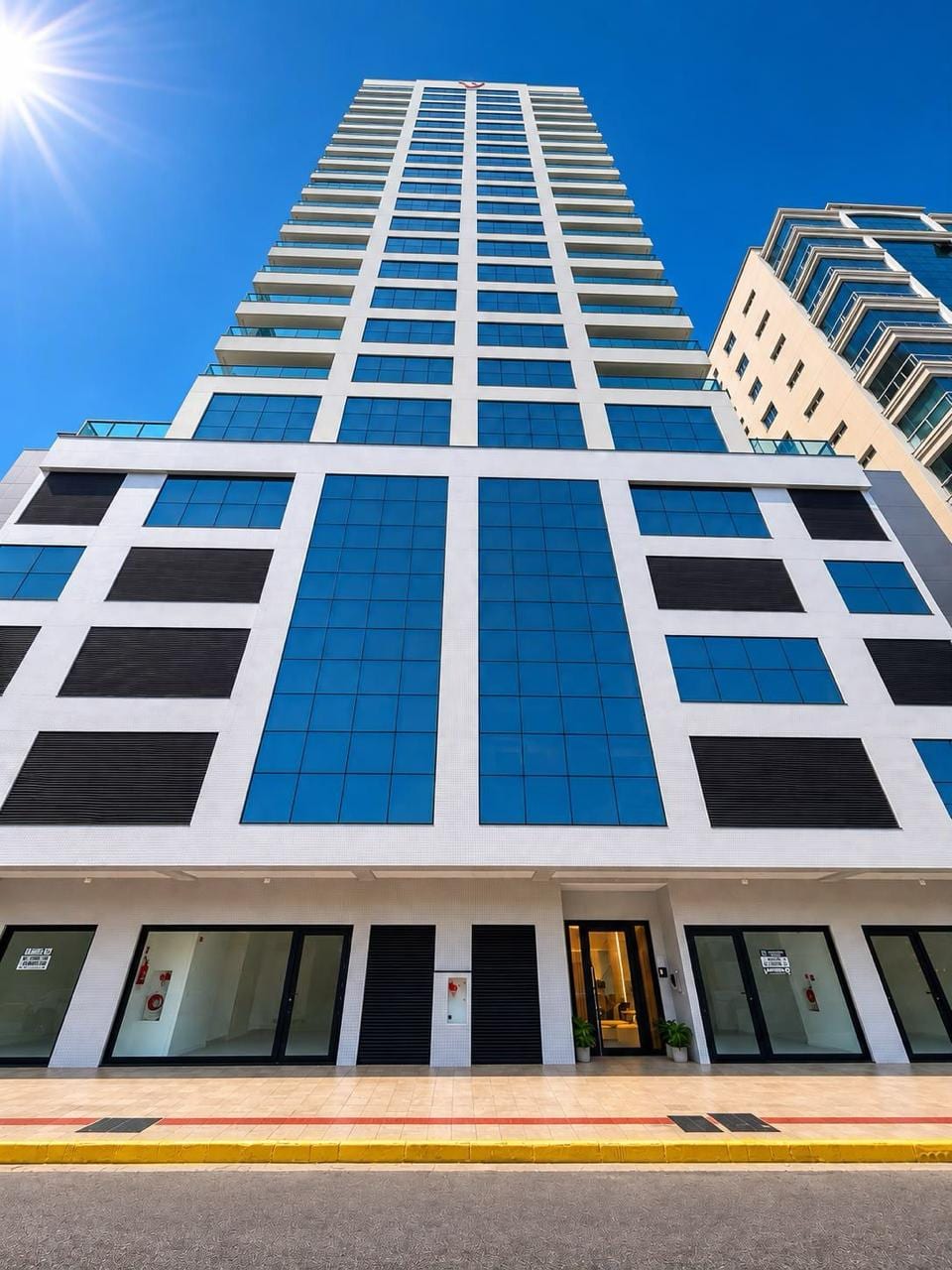 Apartamento 4 suítes mobiliado no Ed. Brandemburgo, Meia Praia, Itapema