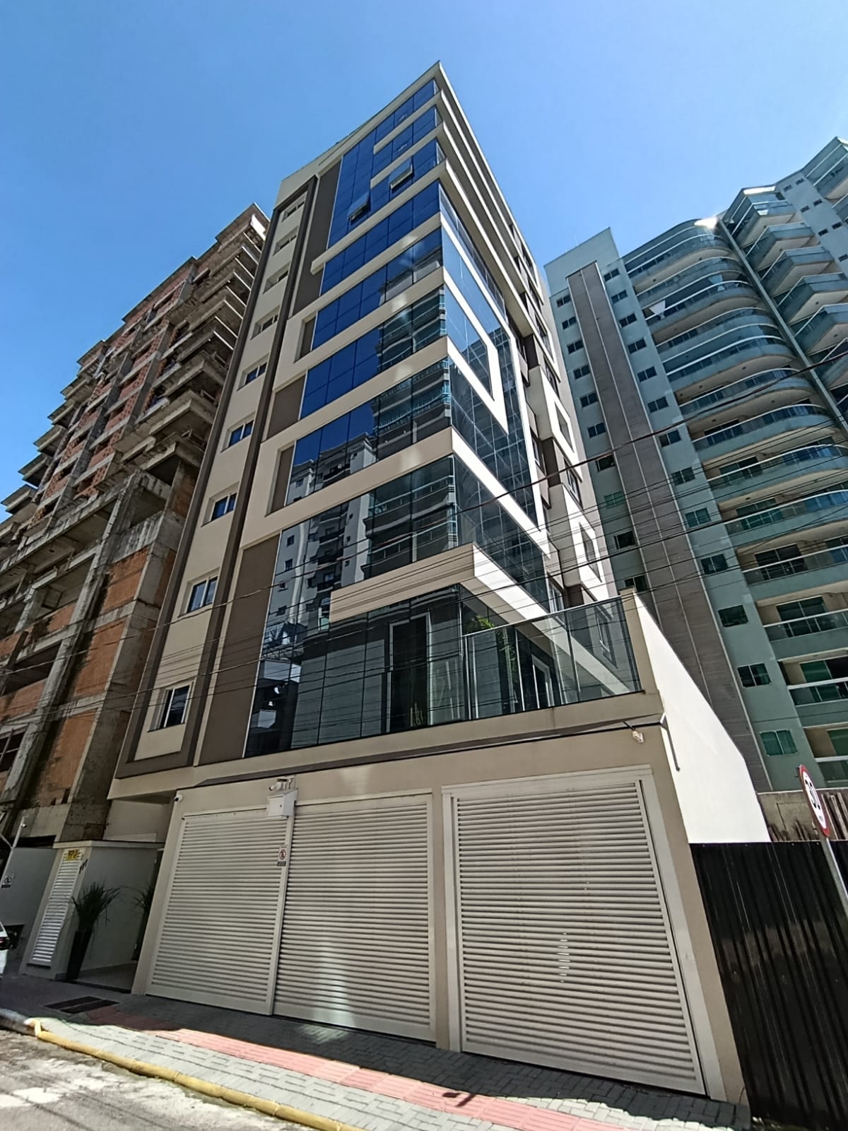 Apartamento 3 dormitórios mobiliado no Midas Palace, Meia Praia, Itapema