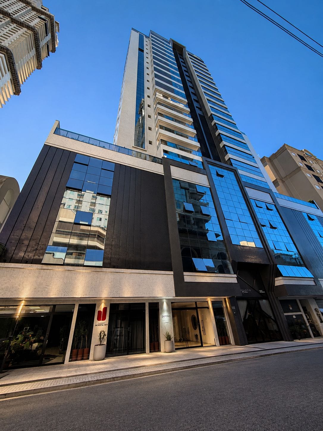 Apartamento 3 suítes mobiliado no Horizon Palace, Meia Praia, Itapema