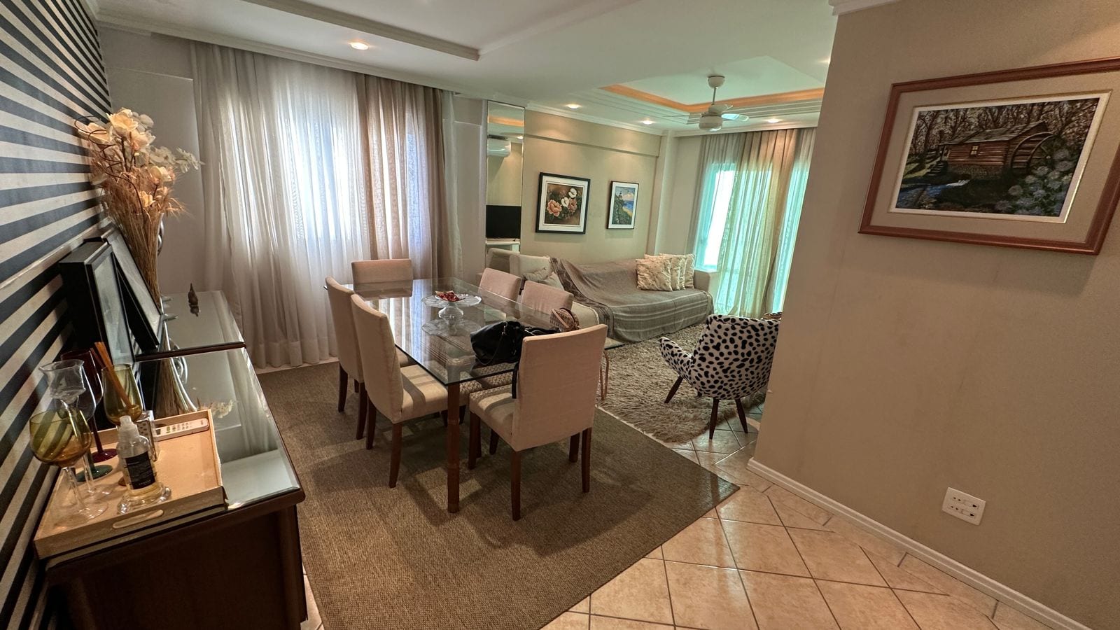 Apartamento 2 dormitórios no Ed. Austral, Centro, Balneário Camboriú