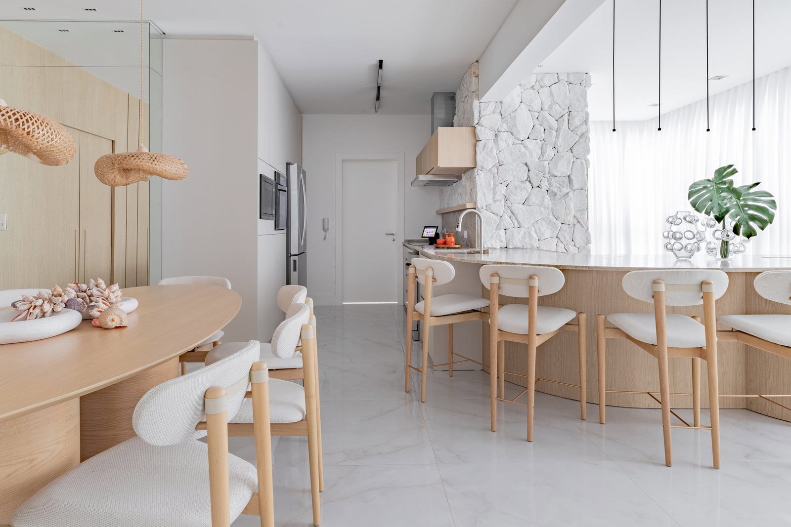 Apartamento 3 suítes mobiliado vista mar no Greta Palace, Meia Praia, Itapema