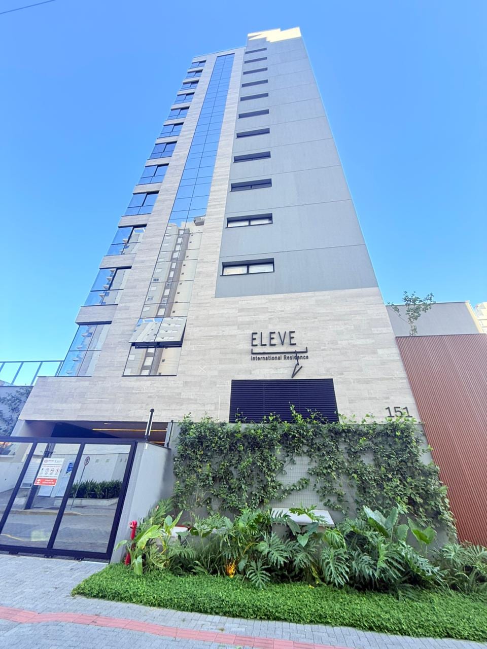 Apartamento 3 suítes mobiliado na Rua Sororoca, Itacolomí, Balneário Piçarras