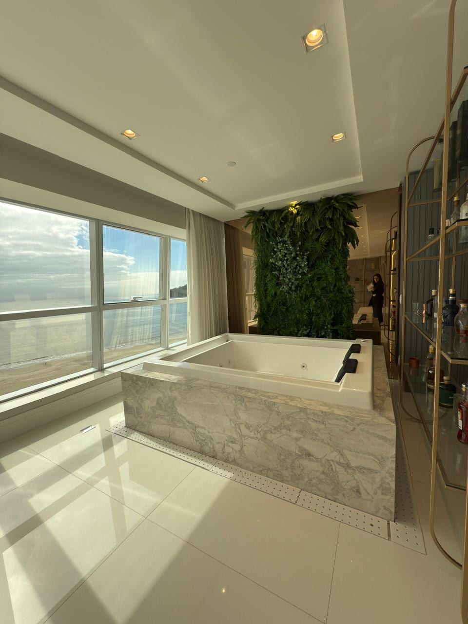 Apartamento 6 dormitórios mobiliado no Epic Tower, Centro, Balneário Camboriú
