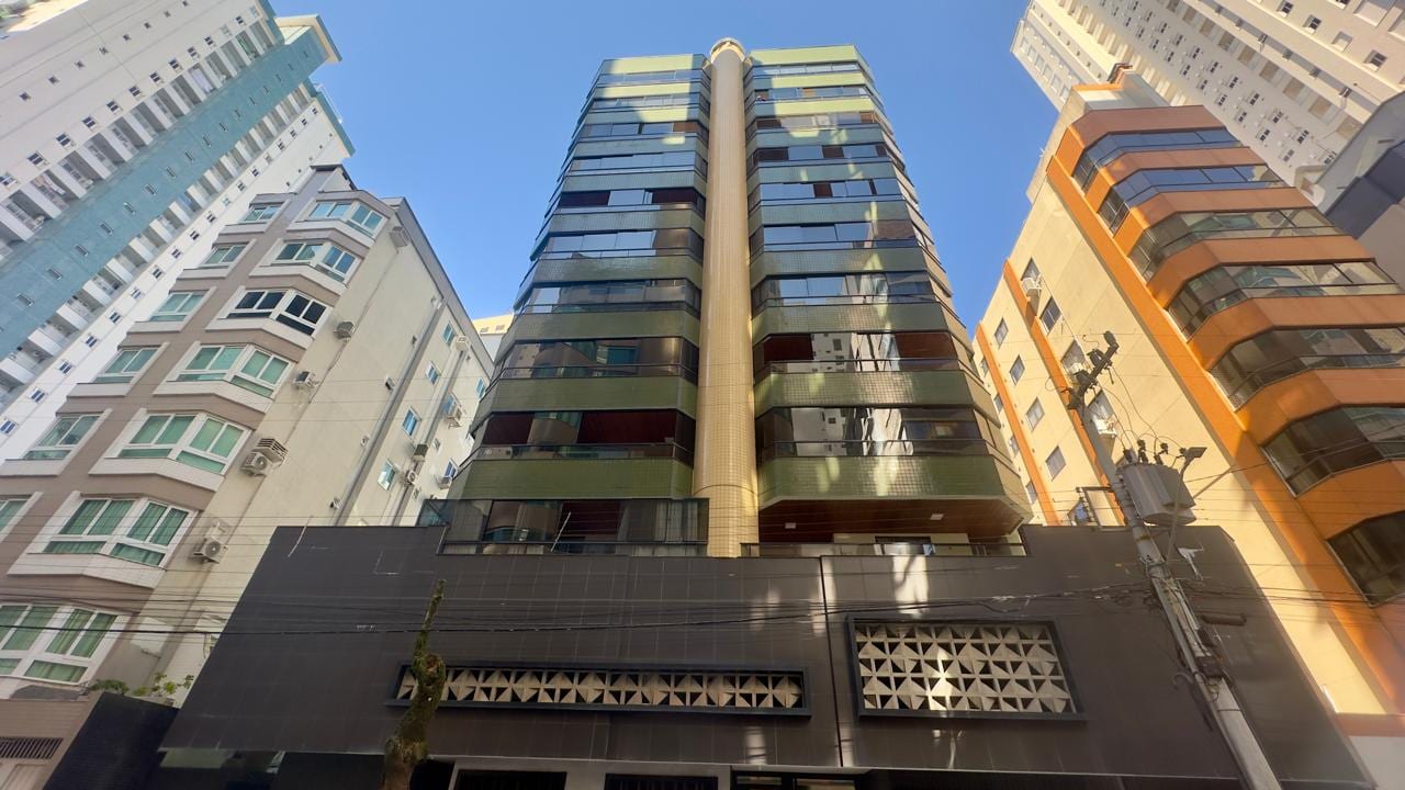 Apartamento 3 dormitórios mobiliado no Ed. San Andreas, Barra Sul, Balneário Camboriú