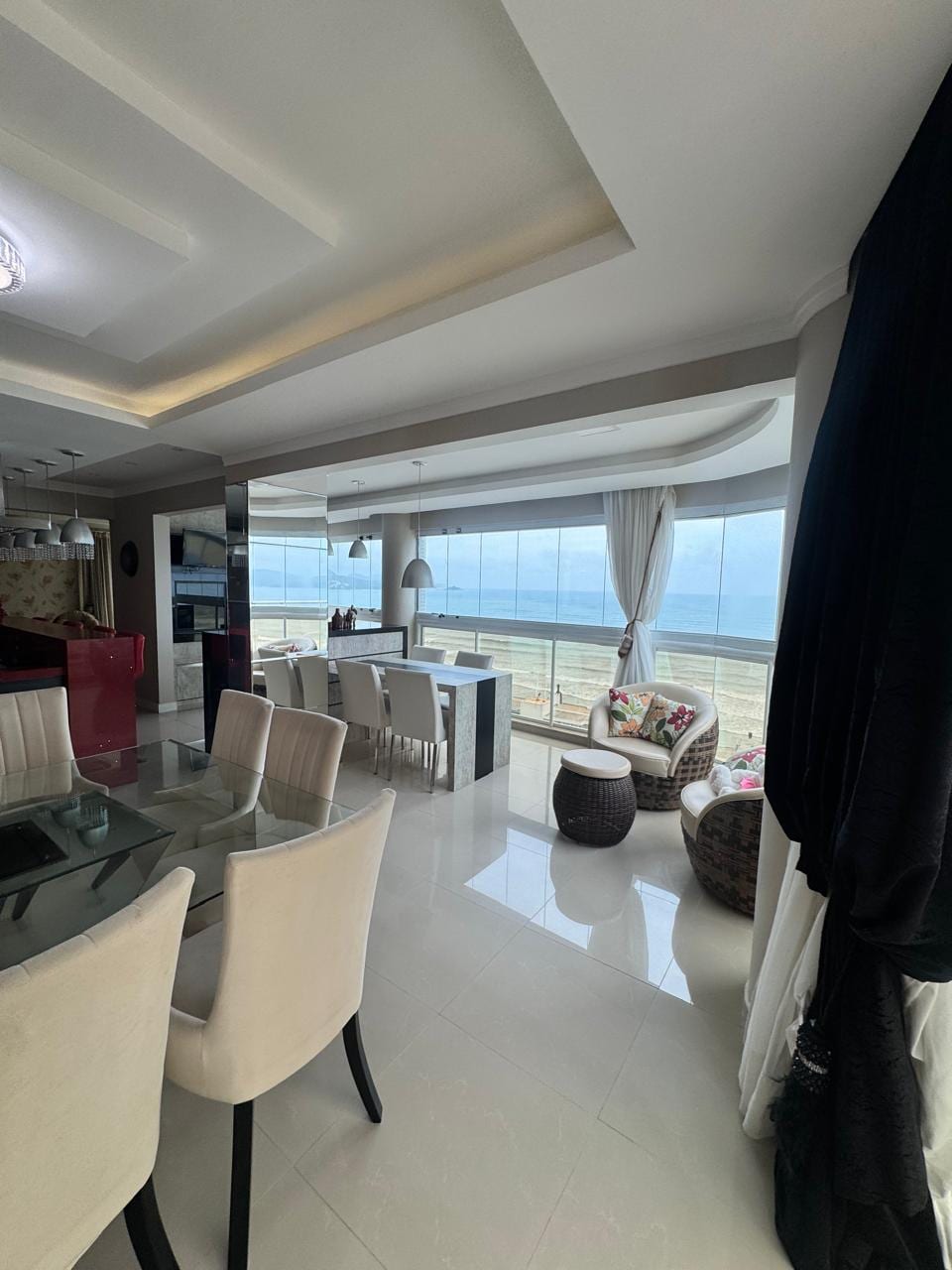 Apartamento 3 suítes mobiliado vista mar na Avenida Nereu Ramos, Meia Praia, Itapema
