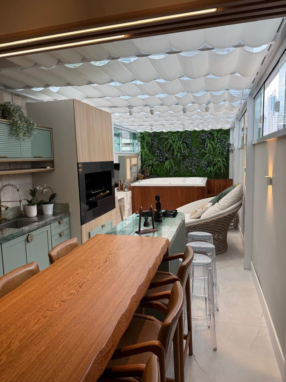 Apartamento 3 suítes mobiliado no Residencial Porto di Napoli, Centro, Balneário Camboriú