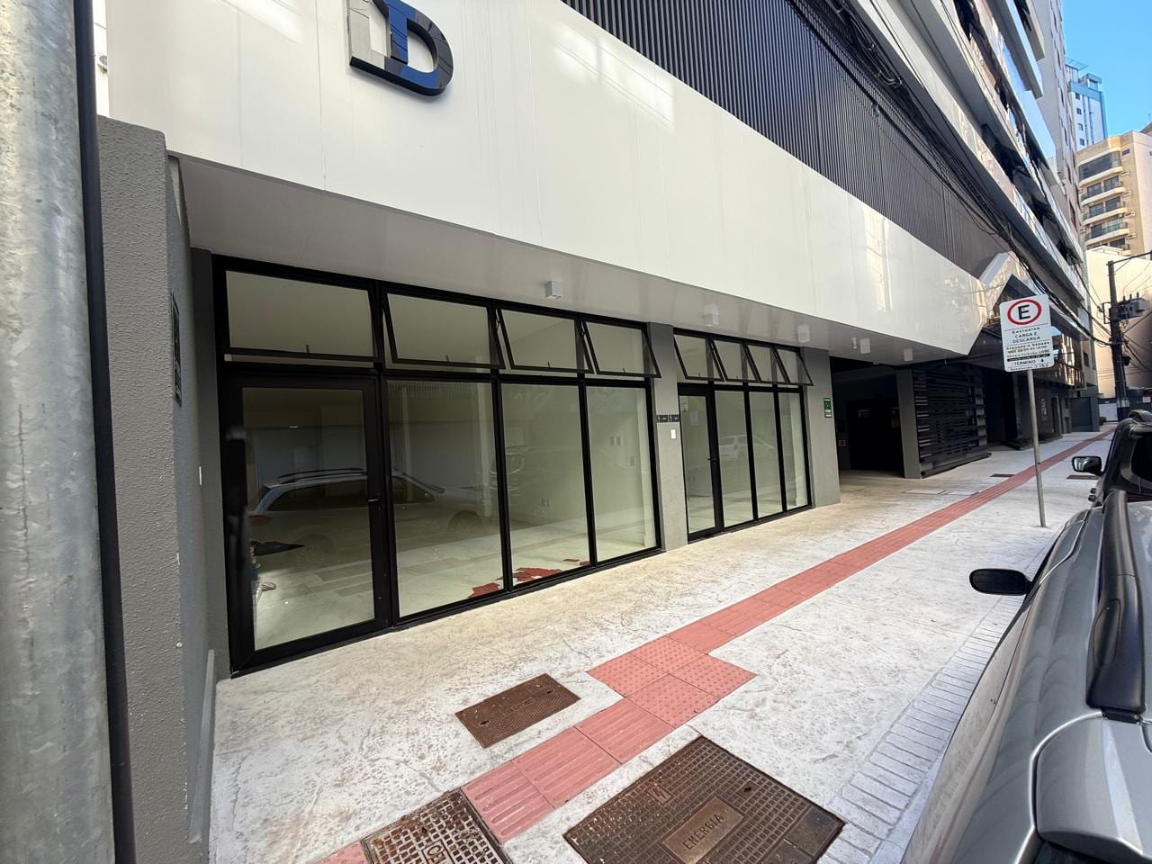 Sala comercial no Ed. South Beach, Barra Sul, Balneário Camboriú