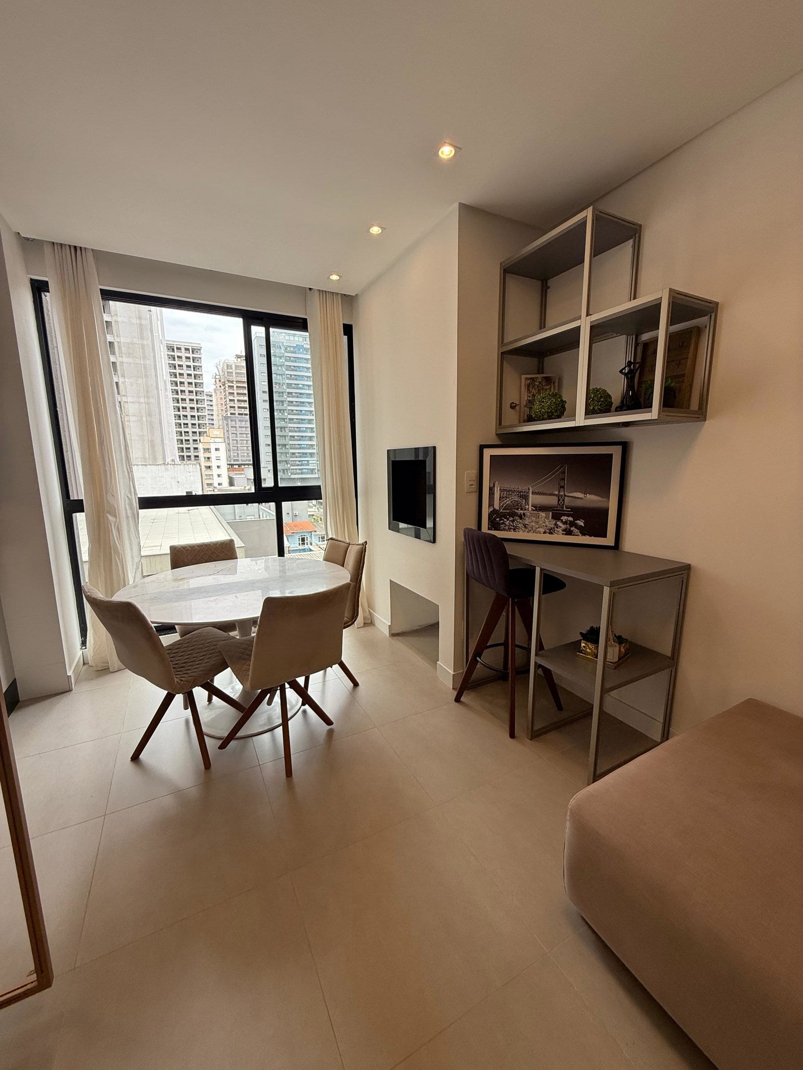Apartamento 2 suítes mobiliado no Residencial, Morretes, Itapema