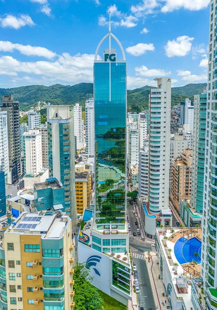 Apartamento 4 suítes no Skyline Tower, Pioneiros, Balneário Camboriú