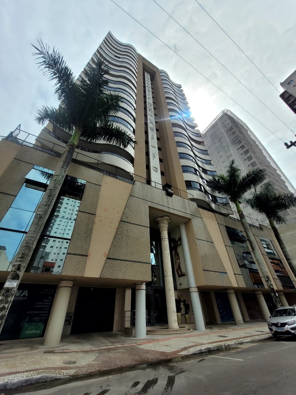 Apartamento 3 dormitórios mobiliado no Residencial Akhenaton, Centro, Balneário Camboriú