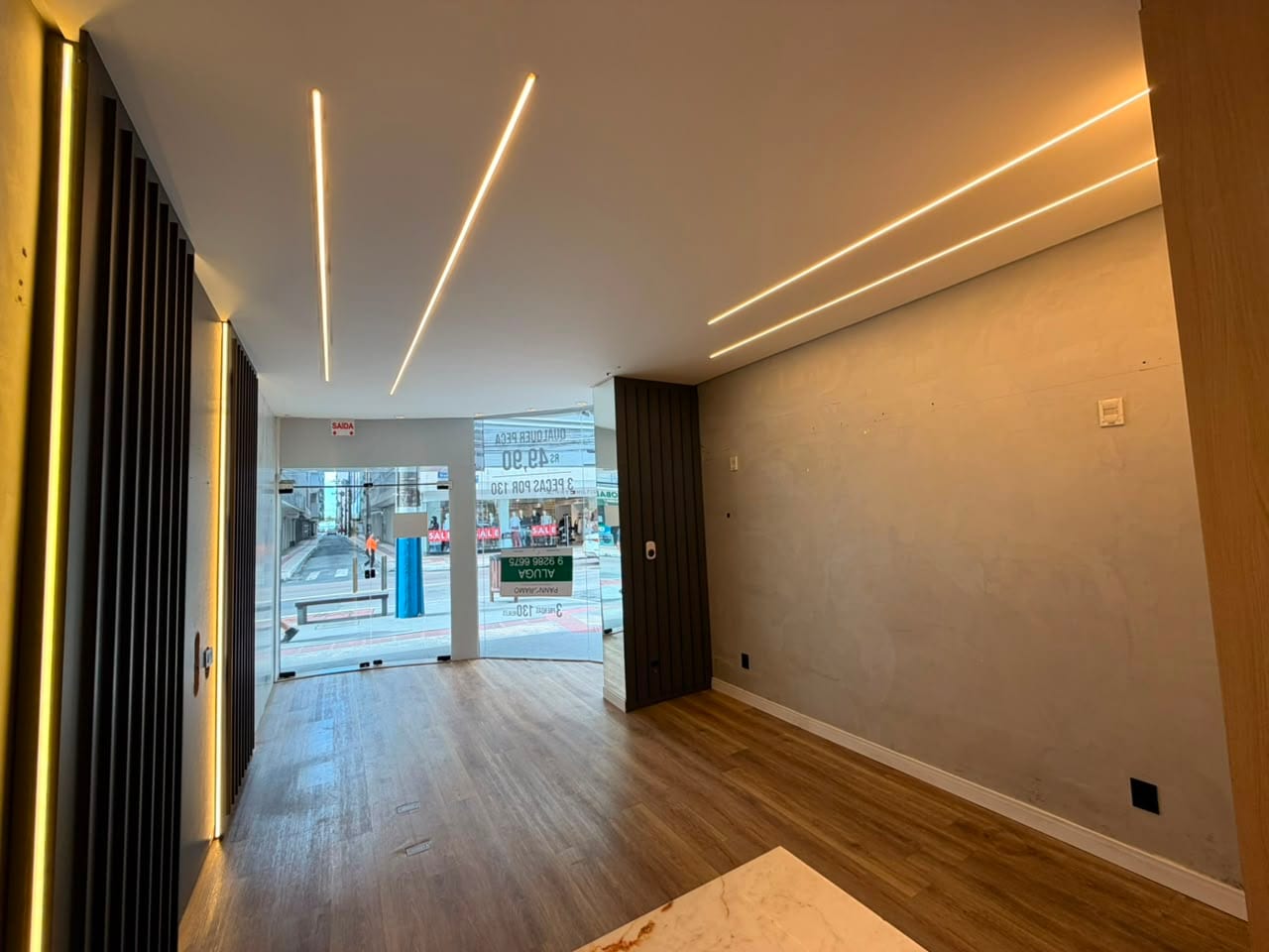 Sala comercial na Rua 1650, Centro, Balneário Camboriú