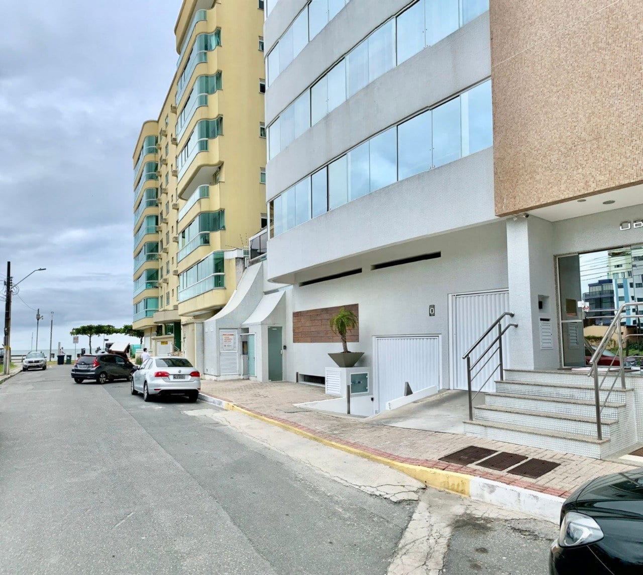 Apartamento 3 suítes mobiliado no Residencial Obelisco, Meia Praia, Itapema