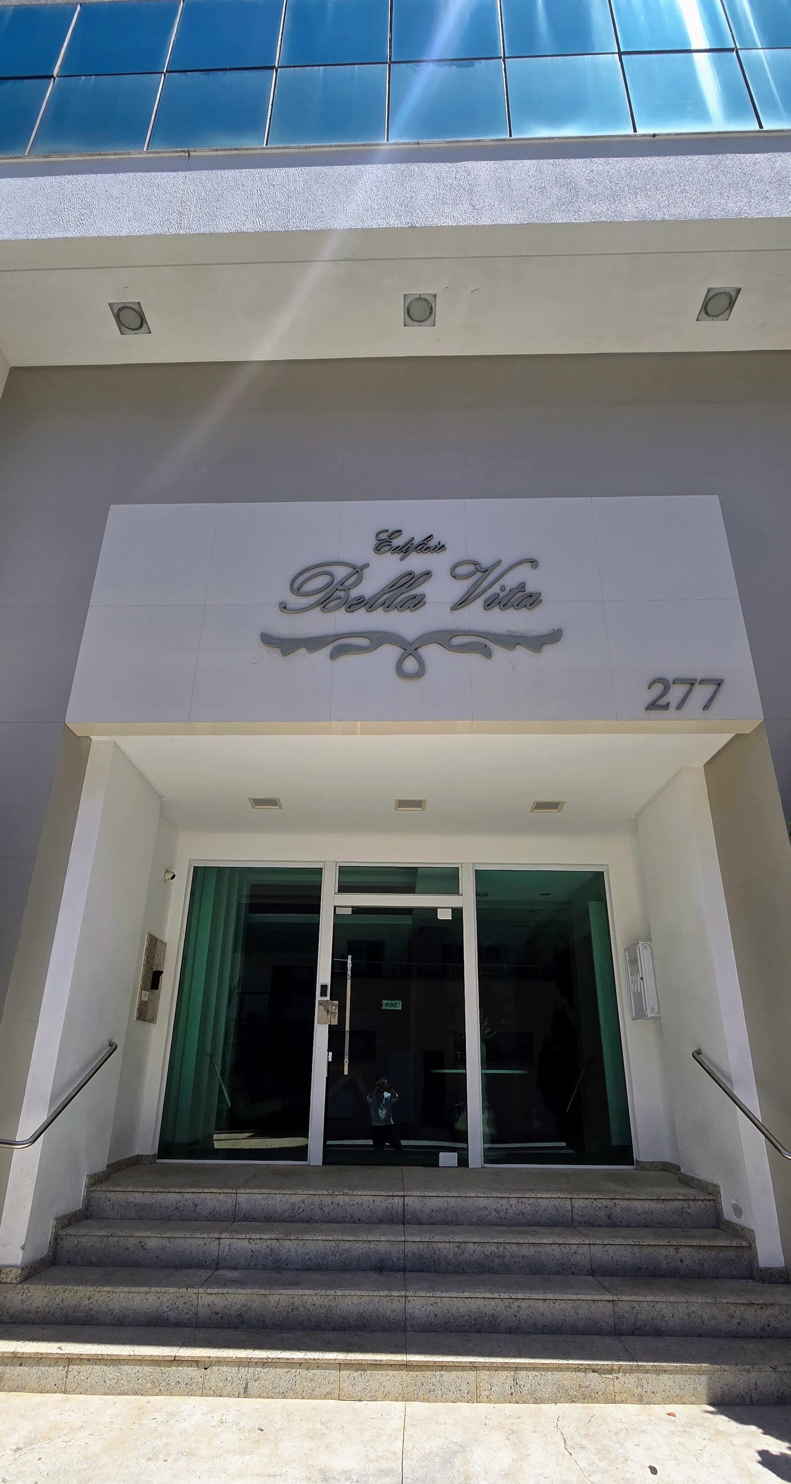 Apartamento 2 dormitórios mobiliado no Ed. Bella Vita, B. Nações, Balneário Camboriú