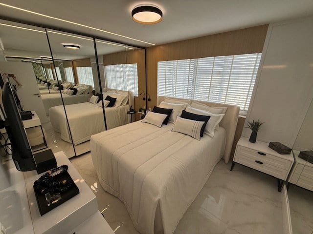 Apartamento 2 dormitórios frente mar no Ed. Imperatriz, Centro, Balneário Camboriú