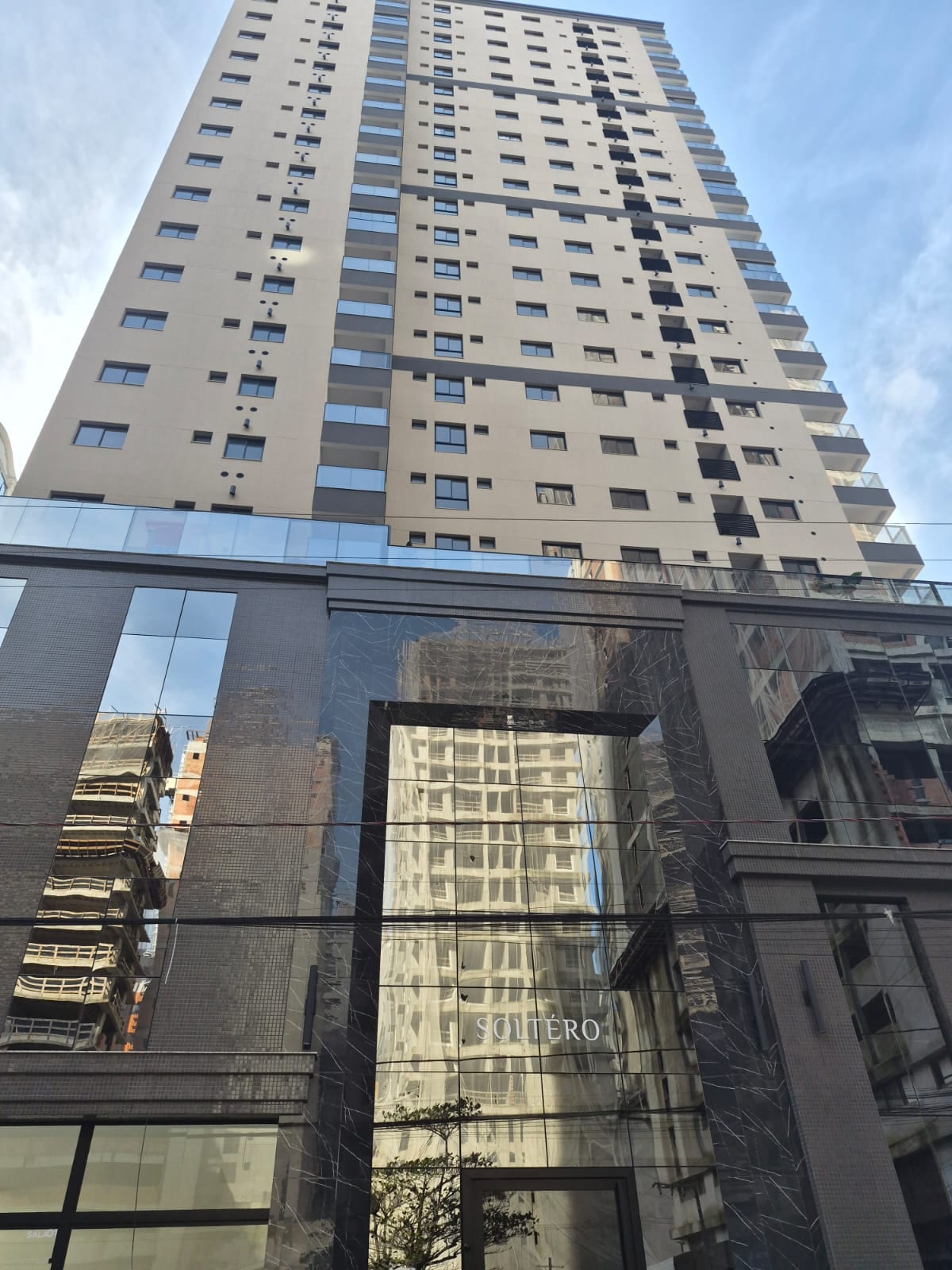Apartamento 3 suítes mobiliado vista mar no Ed. Soltéro, Perequê, Porto Belo