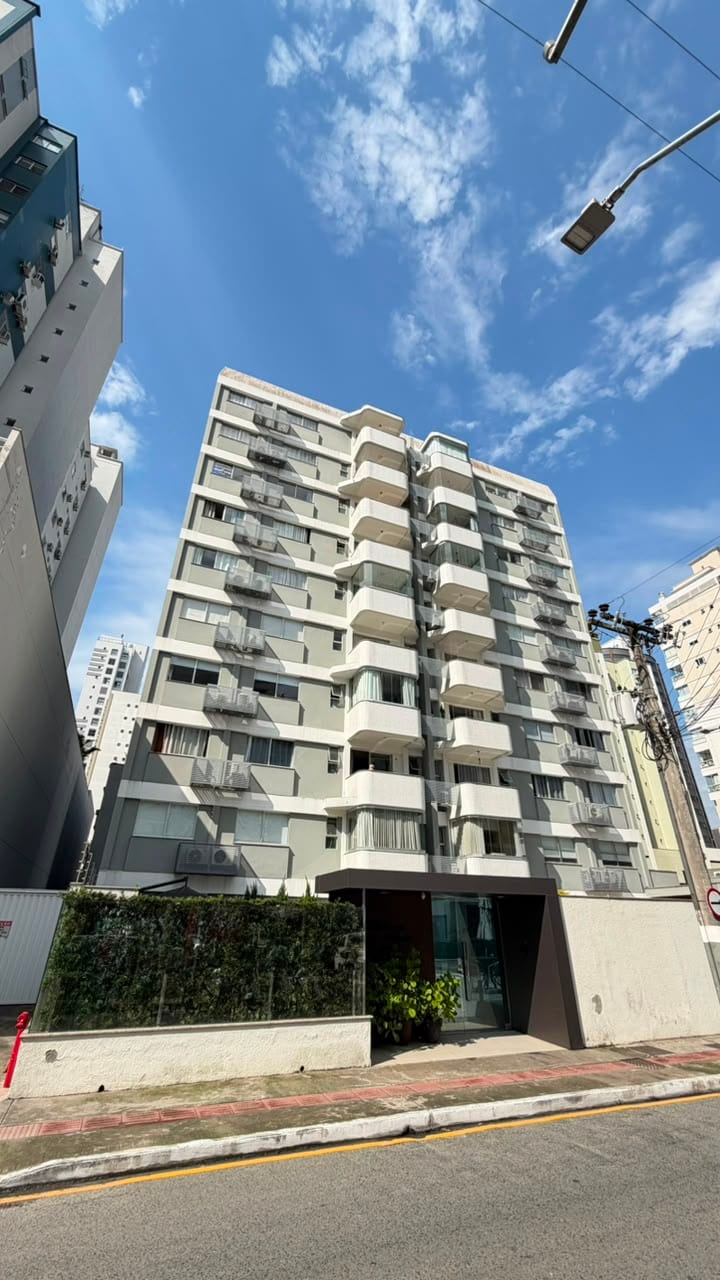 Apartamento 3 dormitórios mobiliado no Ed. Cravo e Canela, Centro, Balneário Camboriú