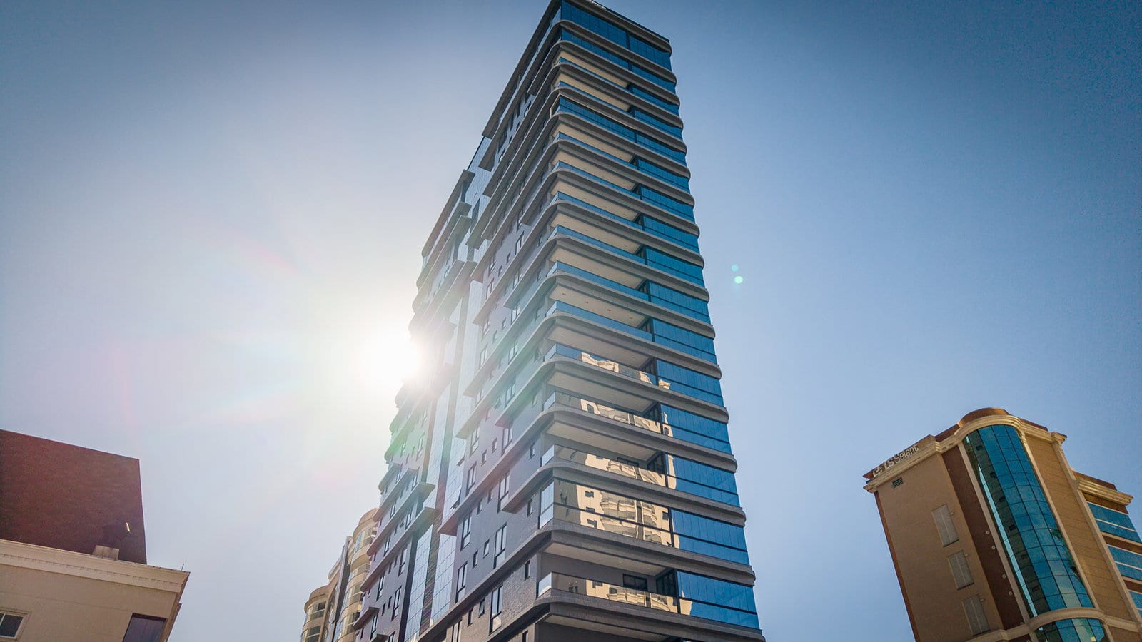 Apartamento 4 suítes mobiliado no Residencial Dummond, Meia Praia, Itapema