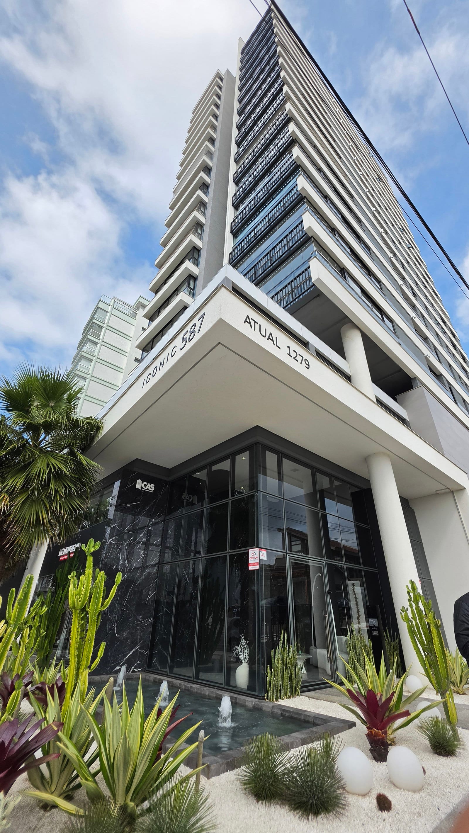 Apartamento 3 suítes mobiliado no Ed. Iconic, Centro, Balneário Piçarras