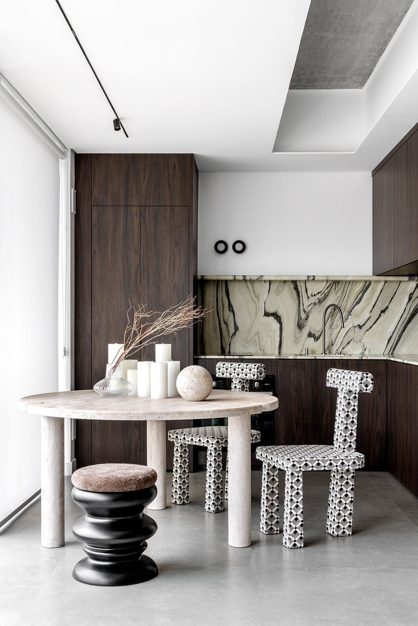 Apartamento 2 dormitórios mobiliado no Ed. Botânico, Centro, Balneário Camboriú