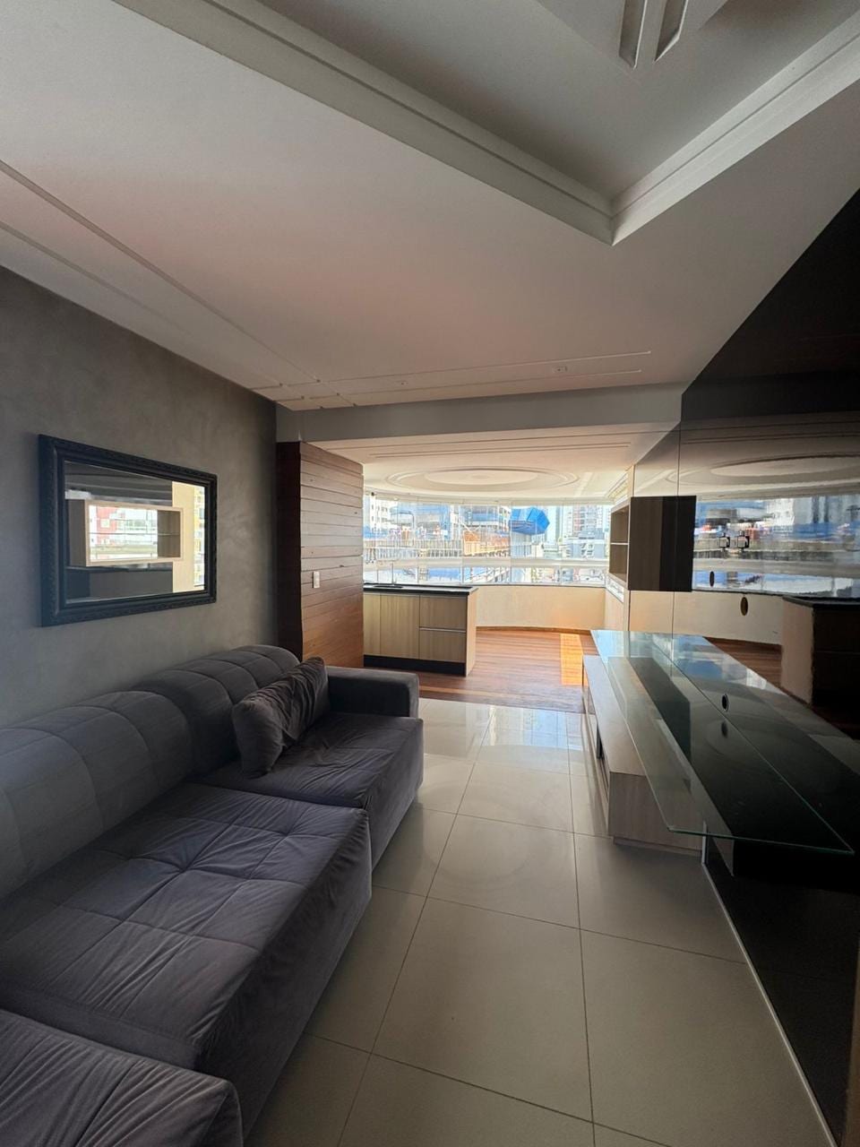 Apartamento 2 dormitórios mobiliado para locação anual na Rua 3310, Centro, Balneário Camboriú