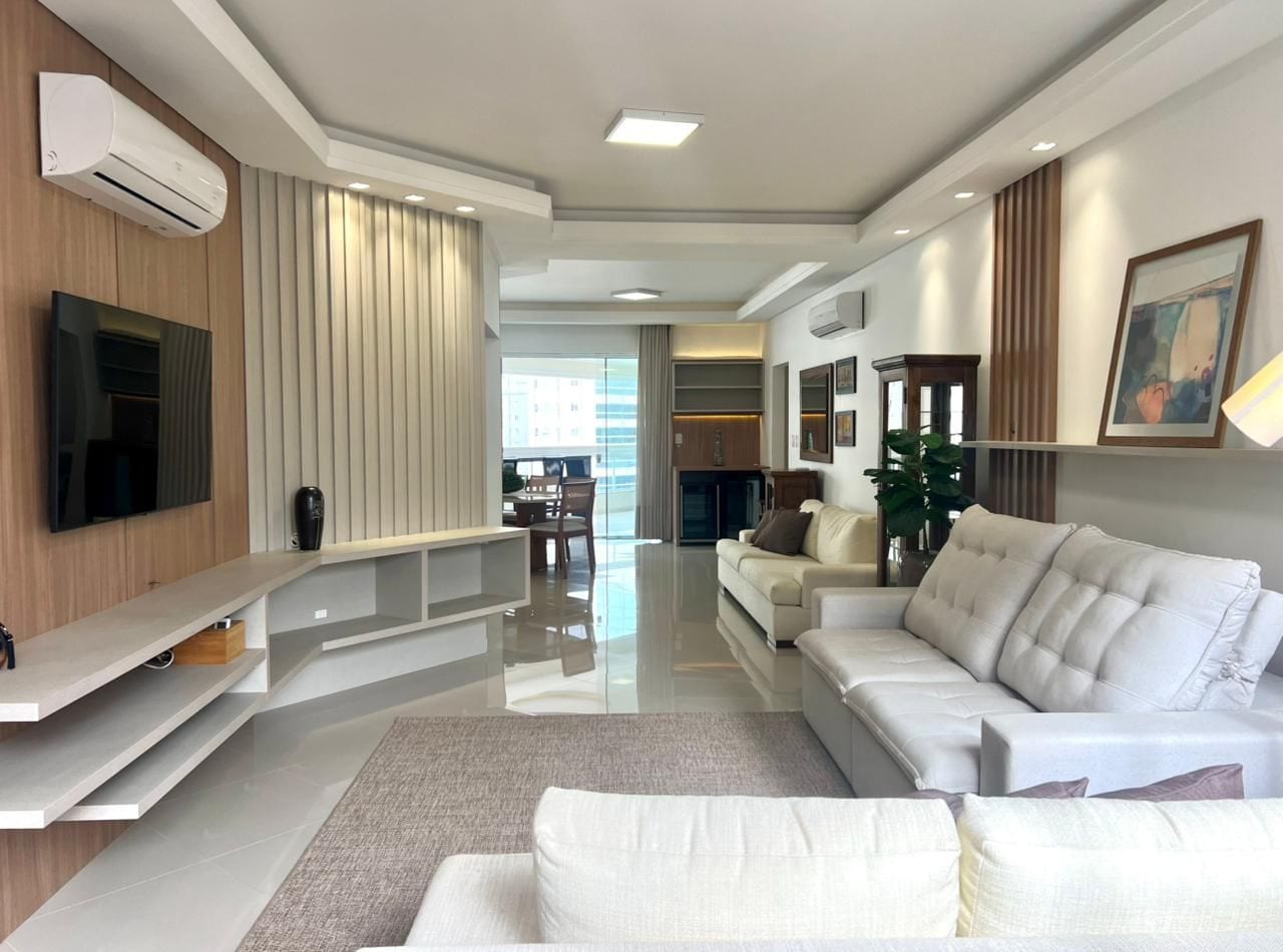 Apartamento 3 suítes mobiliado no Ed. Las Vegas, Meia Praia, Itapema